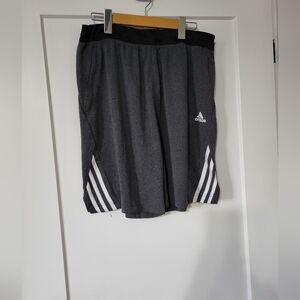 Adidas Men Short Size Large (30)